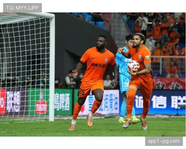 山东泰山客场0-4惨败云南玉昆 遭遇赛季首败谢文能染红离场